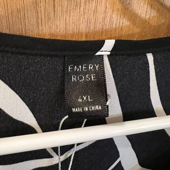 Size 4XL - Emery Rose - Black and White Pullover Blouse - Picture 2 of 6